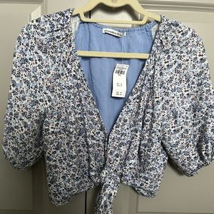 Abercrombie TAG ON knit tie-front summer floral top!